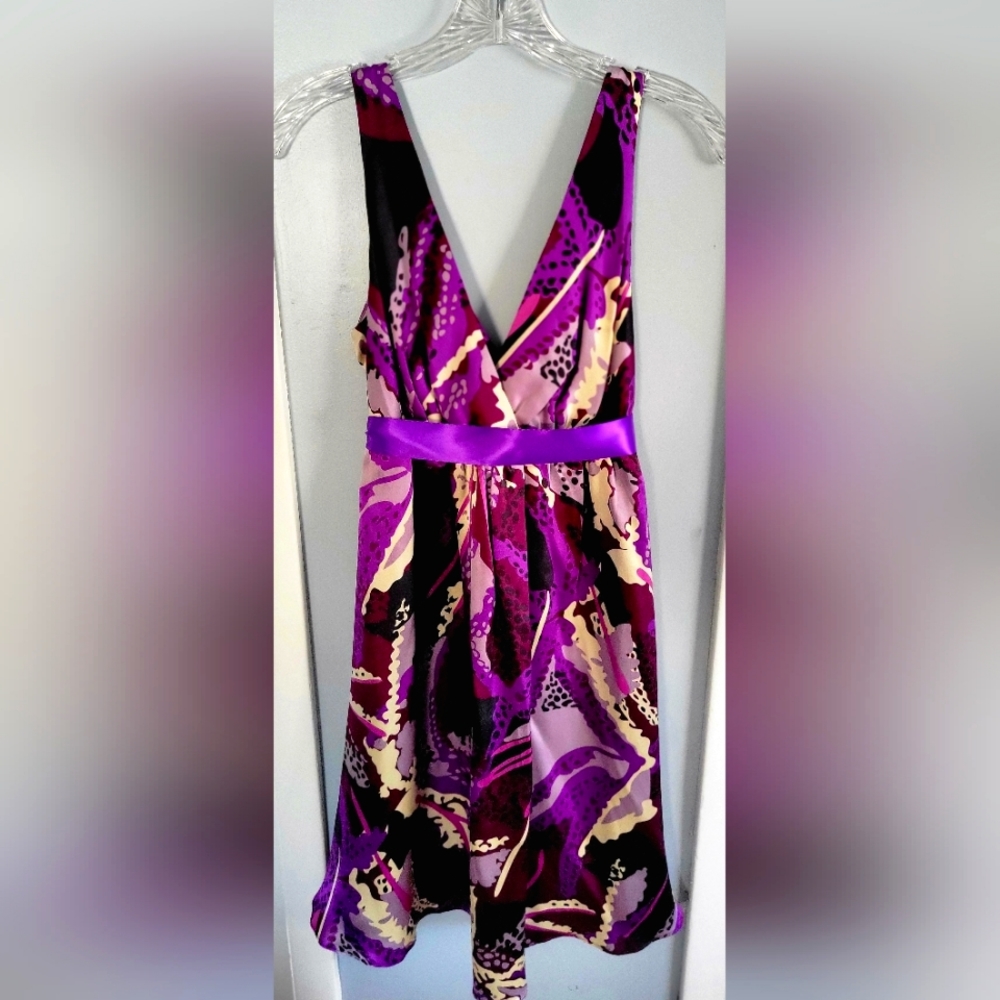 Boutique sliky dress. Sz4